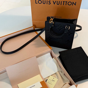 루이비통 쁘띠 삭 플라 블랙