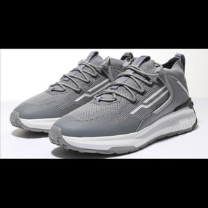 토즈 스니커즈 UK7 260mm (미개봉 새상품)