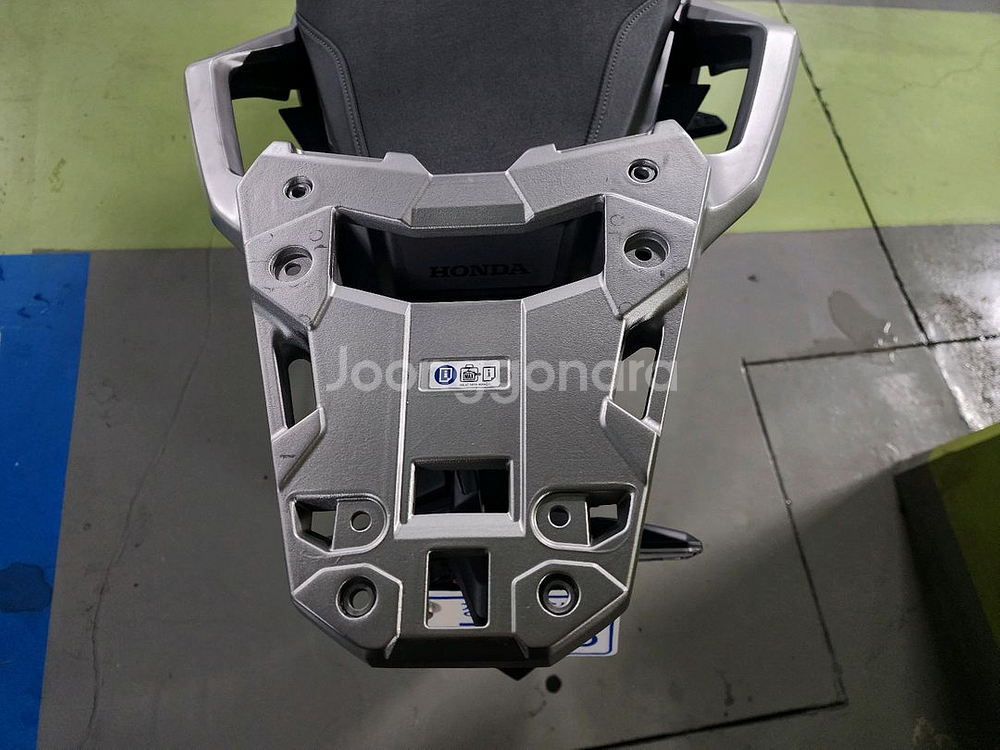 혼다 엑드방750 순정 리어캐리어판매합니다.--2