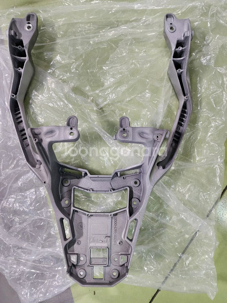 혼다 엑드방750 순정 리어캐리어판매합니다.--5