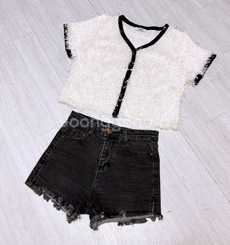 새상품 > 부클 카디건 화이트 55사이즈--0