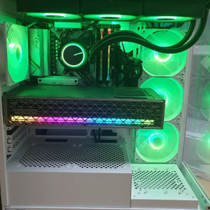 7950X3D / Sapphire 9070XT 니트로+