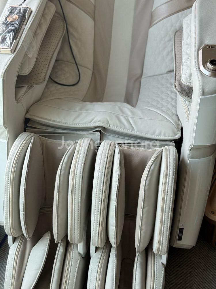 바디프랜드 팔콘 안마의자 팝니다--2