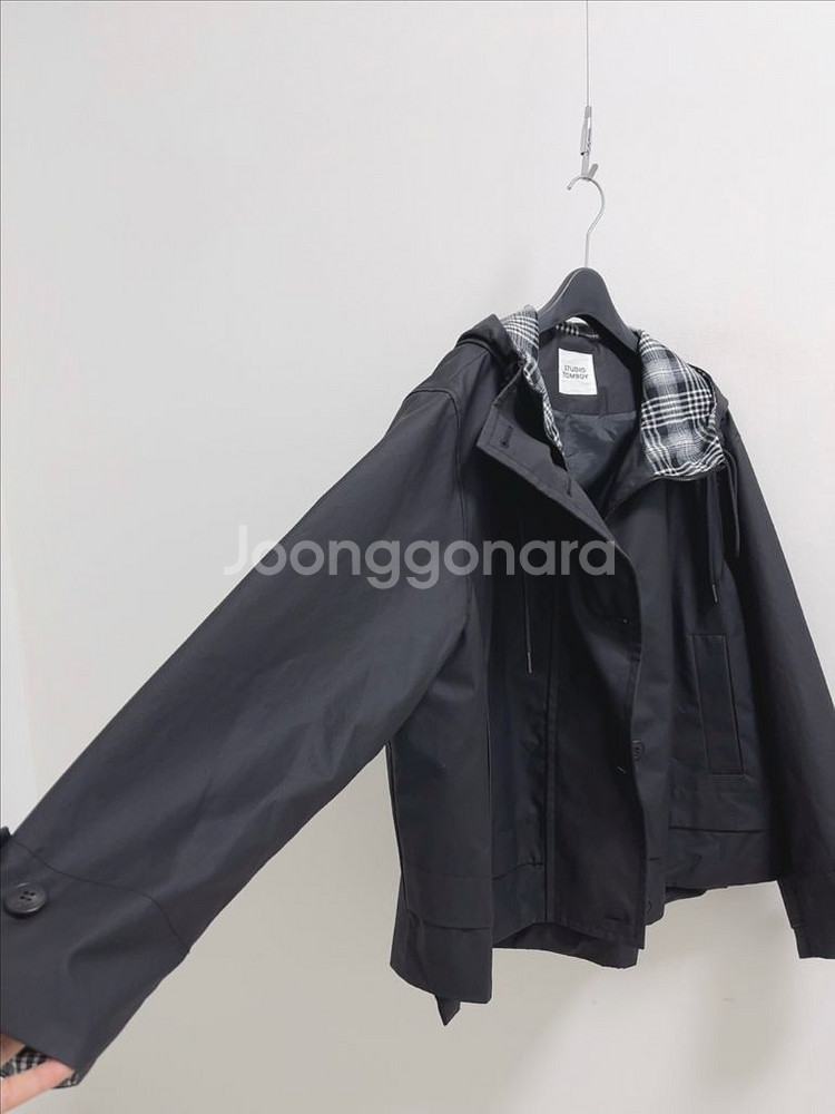 스튜디오 톰보이 블랙 코티드 후드 점퍼--4