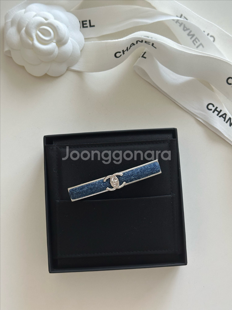 샤넬 데님 헤어핀 턴락 cc로고 실버 은장 1회 착용1--0