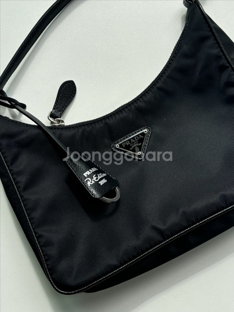 프라다 리에디션 2005 미니 호보백 정품--1