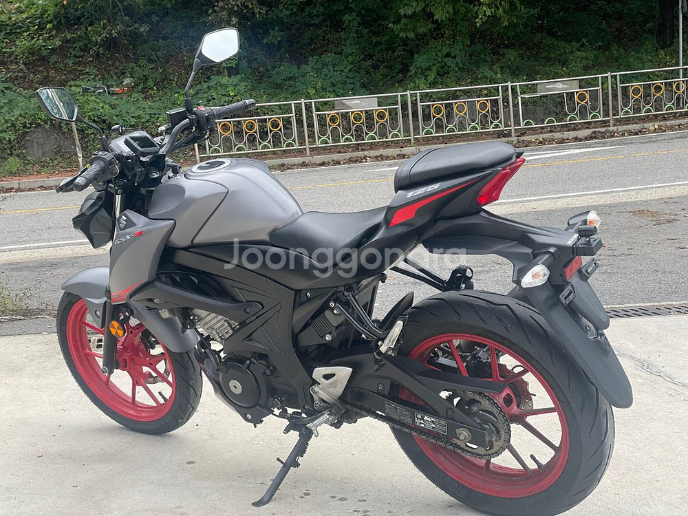 스즈키 gsx-s 20년식 2만km대 판매합니다--3