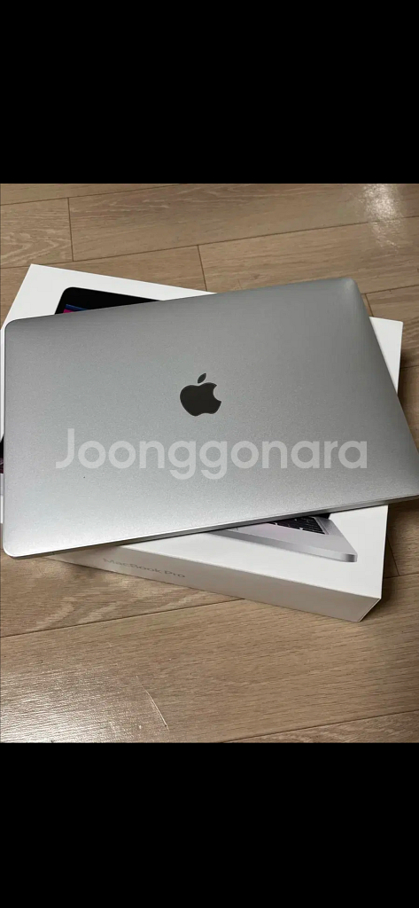 맥북프로 13 M2 512GB 램16GB 판매합니다.--10