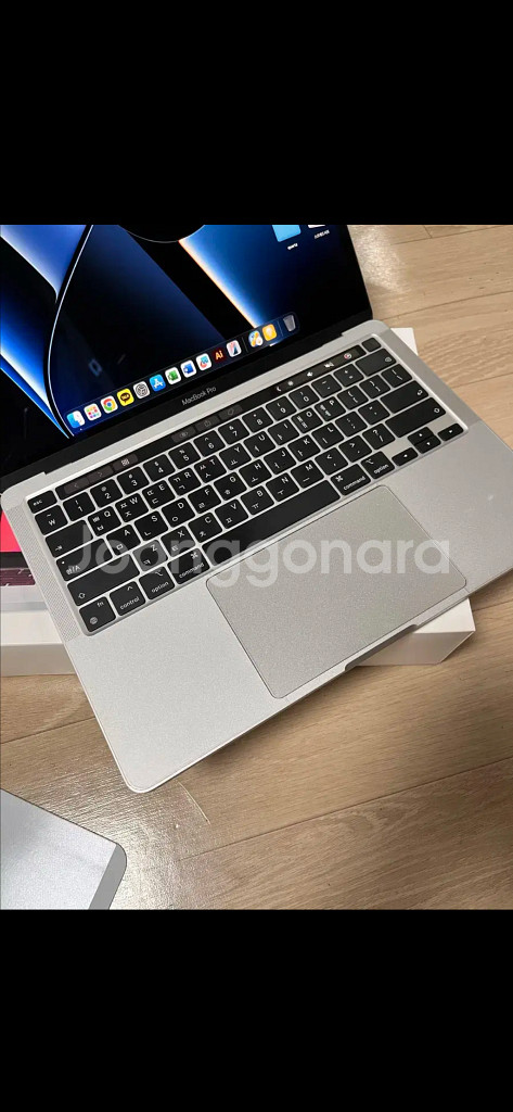 맥북프로 13 M2 512GB 램16GB 판매합니다.--1