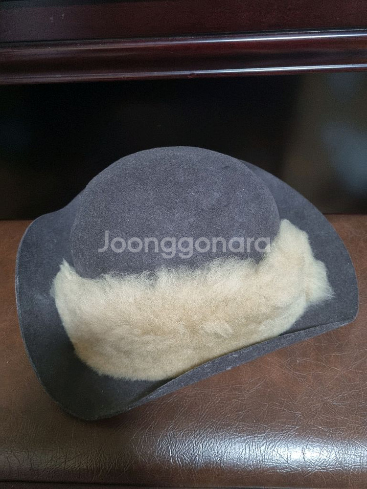 여성 털모자 베이지 미착용--0