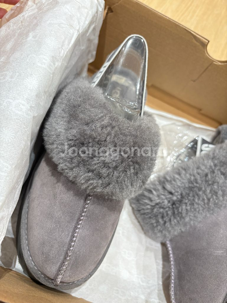 어그 펀케트 240mm 사이즈7--0