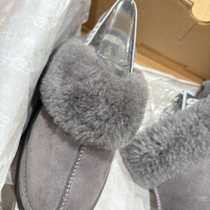 어그 펀케트 240mm 사이즈7