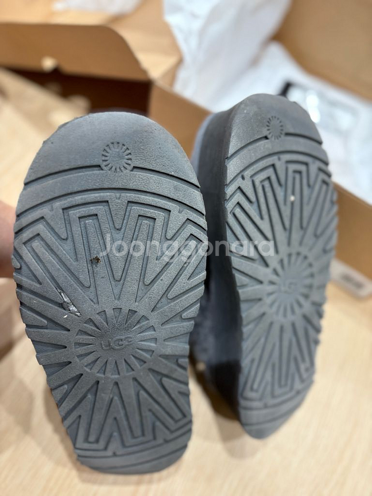 어그 펀케트 240mm 사이즈7--5