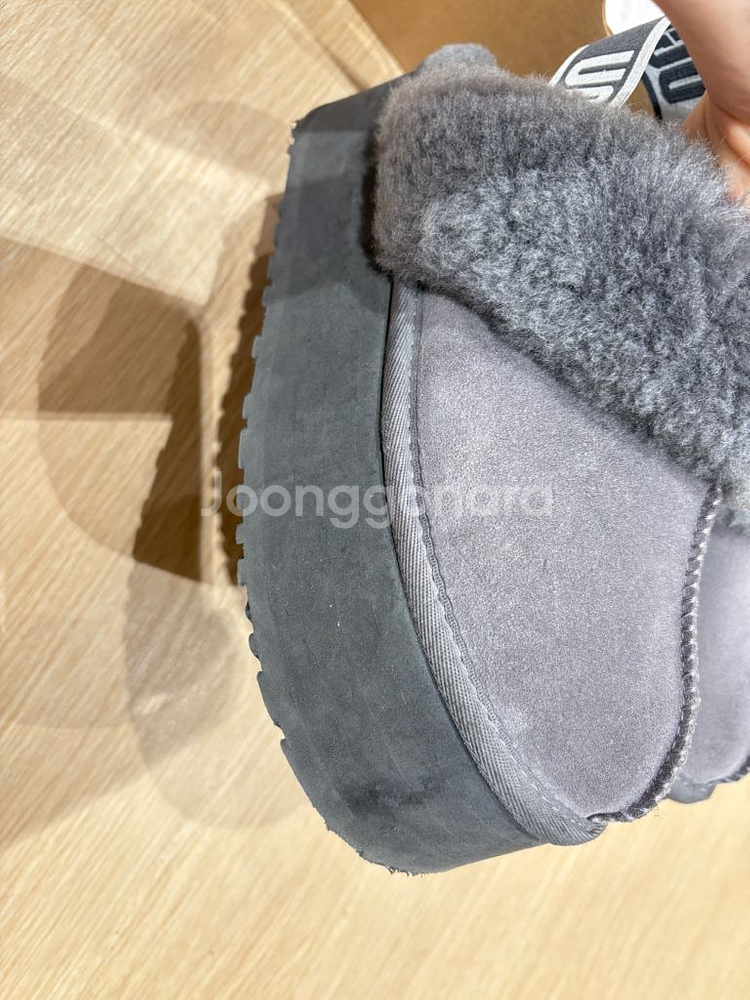 어그 펀케트 240mm 사이즈7--6