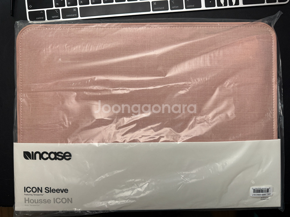 인케이스 맥북프로16인치 슬리브 새제품--0