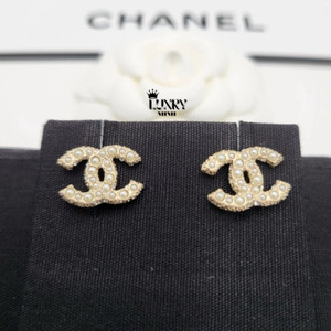 [미개봉] 샤넬 CC 진주 귀걸이 A64766