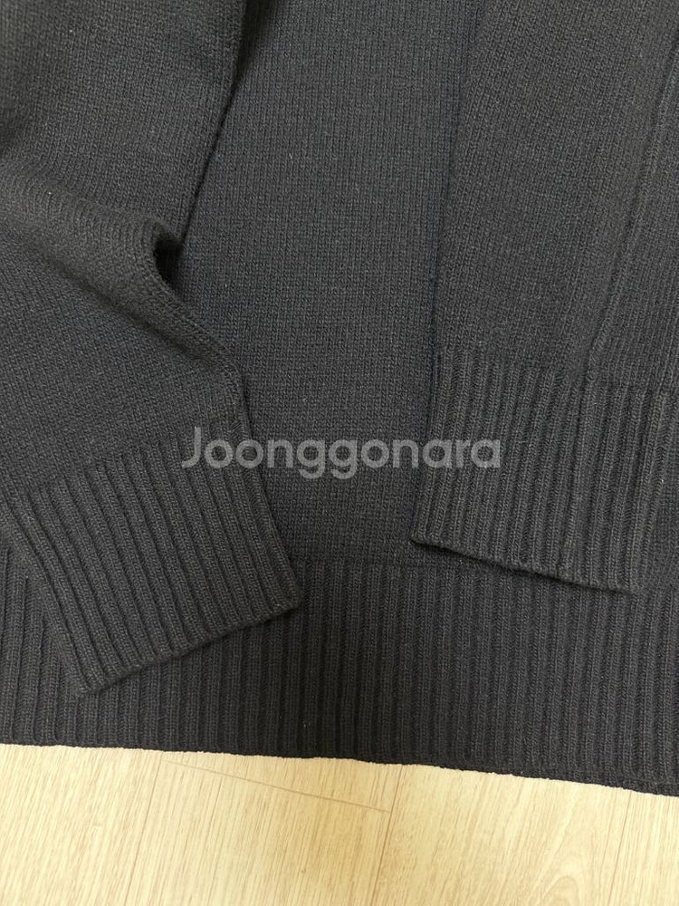 스톤아일랜드 니트스웨터 M사이즈--4