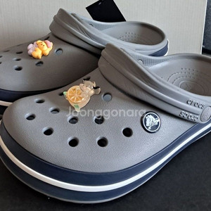 크록스정품J4 225<220~225>지비츠 포함.크록