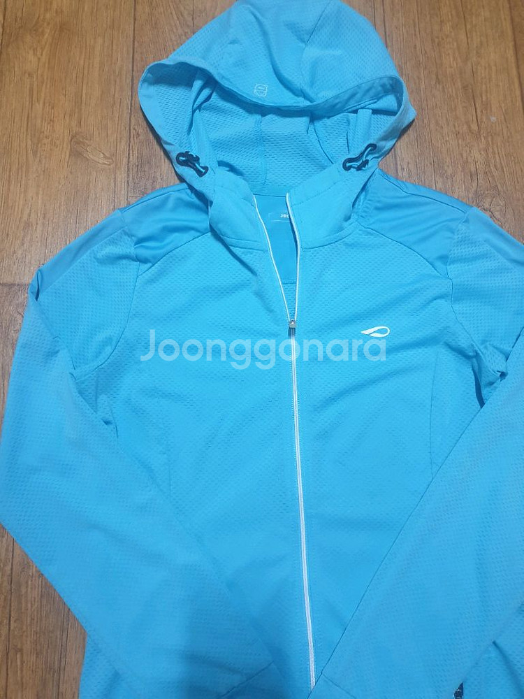 프로스펙스 기능성 후드집업 90 사이즈입니다--3