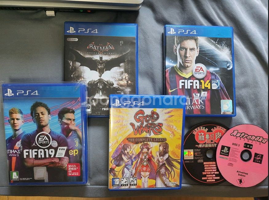 ps4 배트맨 아캄나이트 외 3장(총4장+서비스)--0