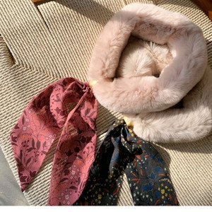 써스데이아일랜드 천연모피 스카프 새상품