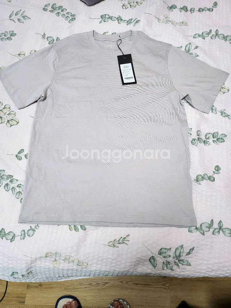 무탠다드 티셔츠 새제품--0