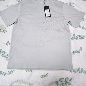 무탠다드 티셔츠 새제품