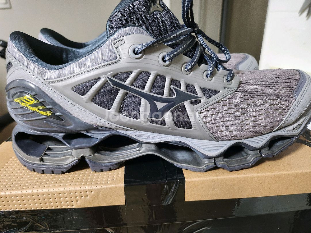 미즈노 웨이브 프로페시x그라프 런닝화--5