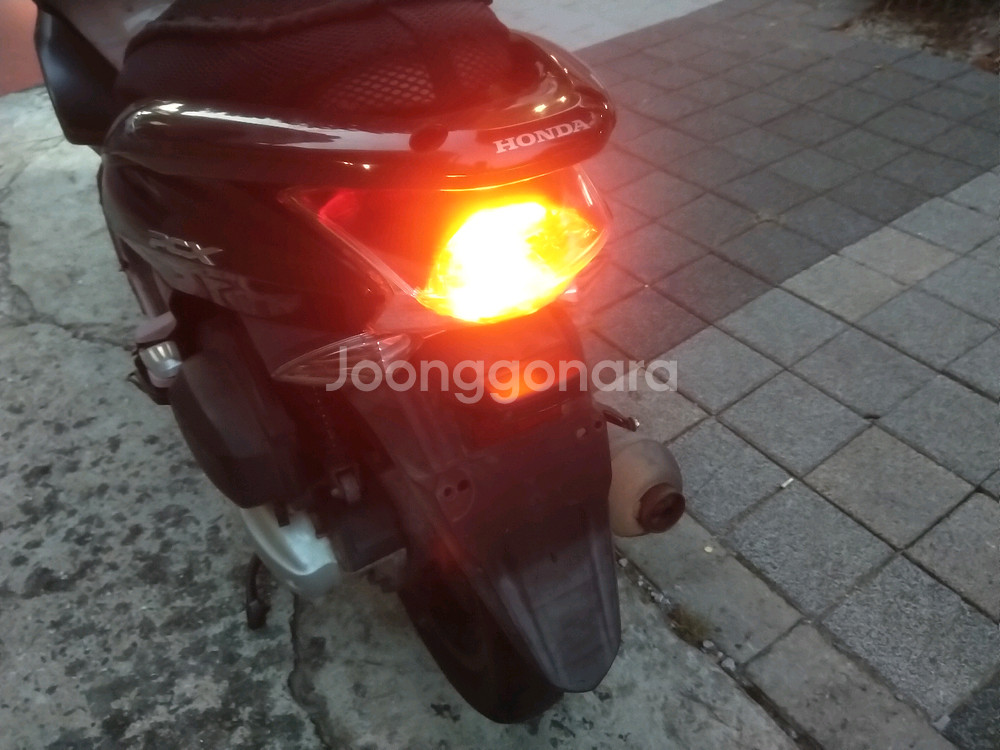 혼다 pcx 125 스쿠터. 부속차 오토바이. 부산--7