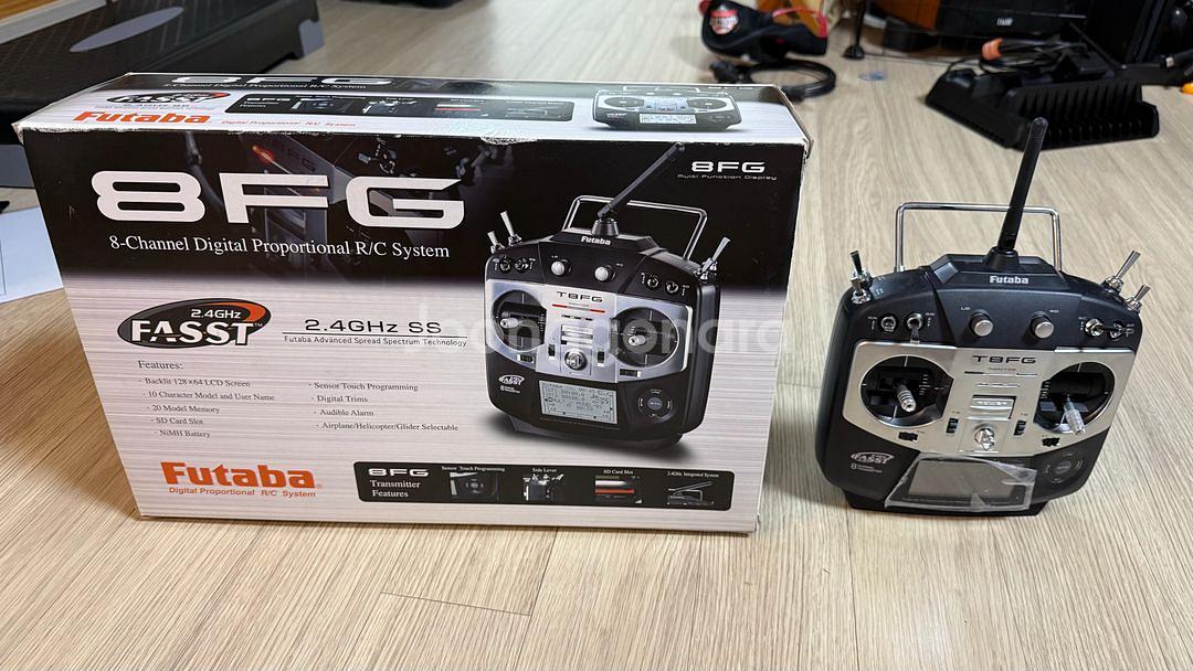 후타바 8FG 조종기 송신기 판매합니다--0