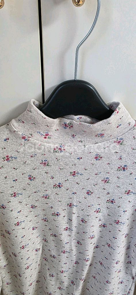 잔꽃무늬 반목티--1