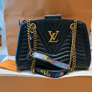 루이비통 뉴웨이브체인숄더백