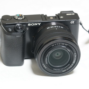 sony a6000과 16-50 lens 팝니다.