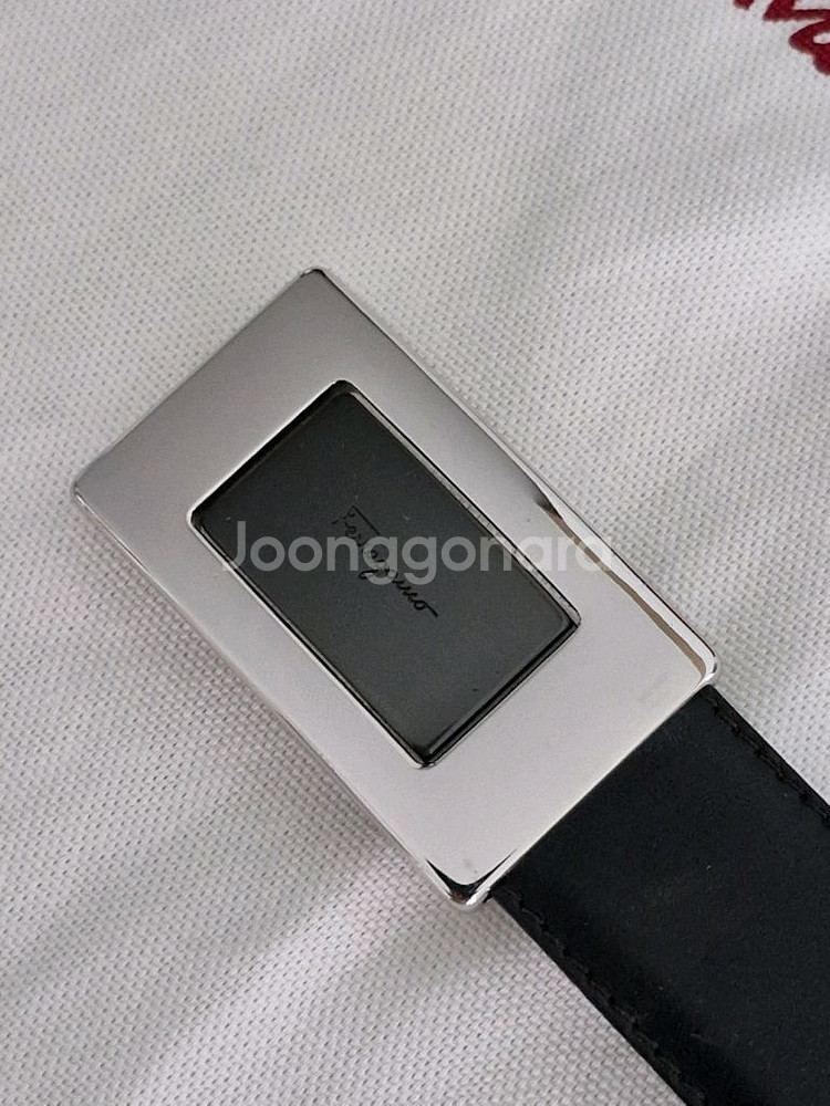 페라가모 양면 가죽벨트 정품입니다--1