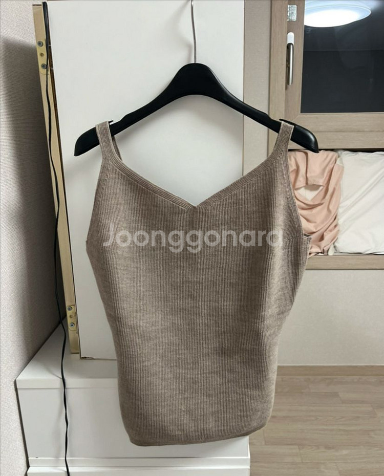 더캐시미어(thecashmere) 니트베스트(회베이지)--0