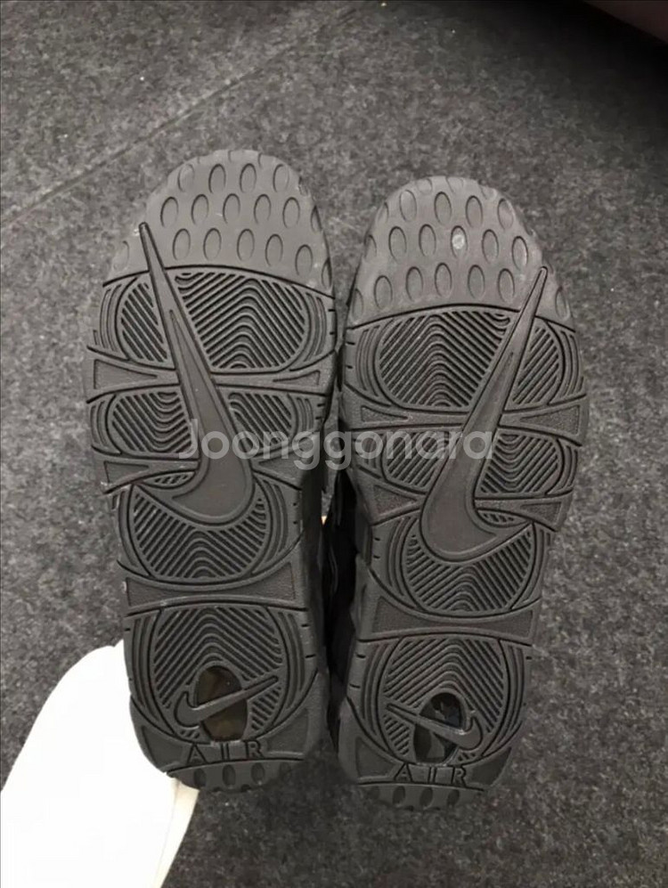 270 나이키 에어 모어 업템포 트리플 블랙 리플렉티브--2