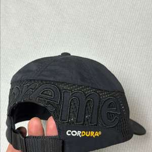 슈프림 코듀라 메쉬 6-패널 블랙 - 25SS