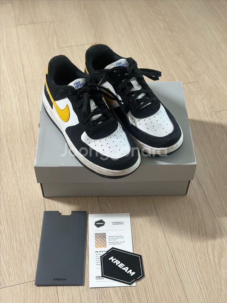 나이키 에어포스1 LV8 애슬래틱클럽 블랙 다크설퍼--2