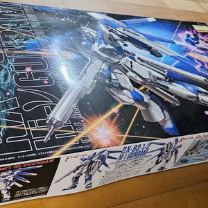 MG 1/100 RX-93-v2 Hi-v 건담