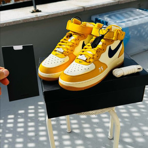 나이키 에어포스1 미드 파리 운동화