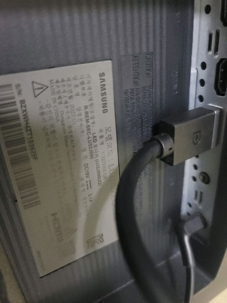 삼성 모니터 32인치 U32J590 4K UHD--5