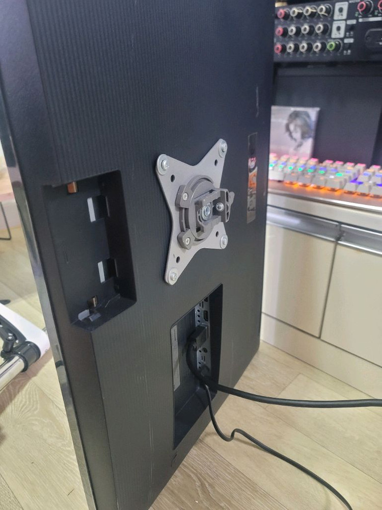 삼성 모니터 32인치 U32J590 4K UHD--6