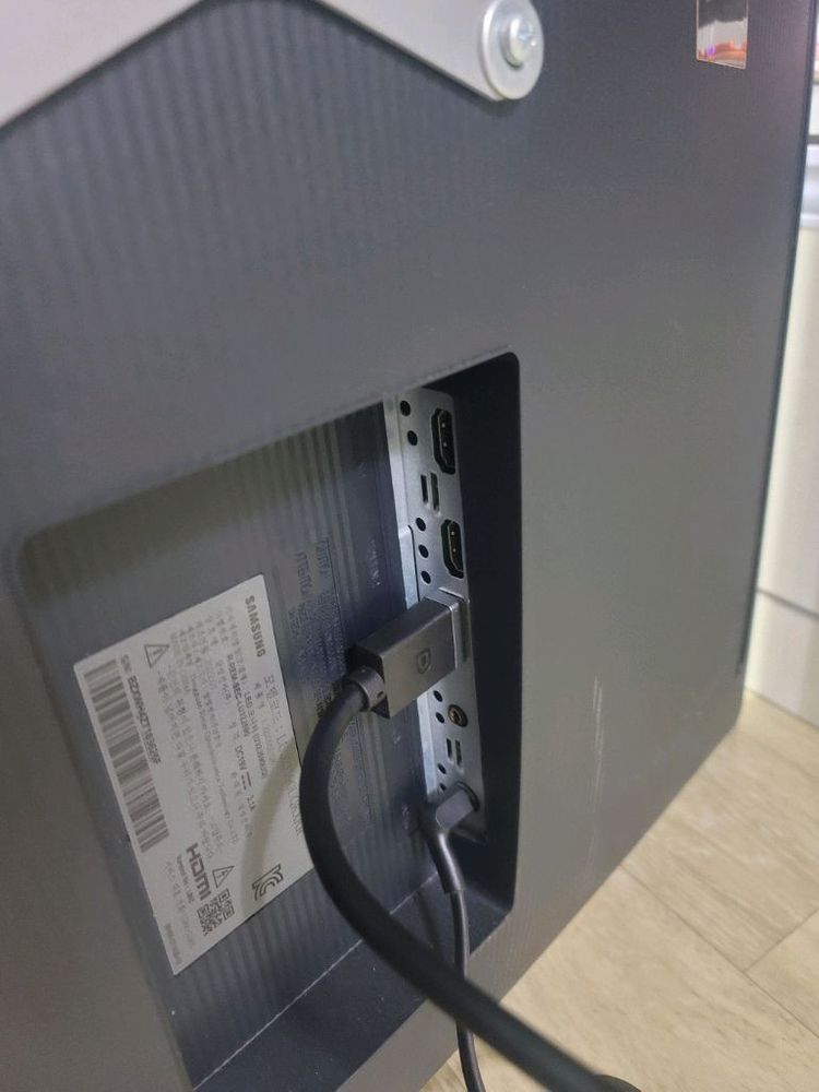 삼성 모니터 32인치 U32J590 4K UHD--4