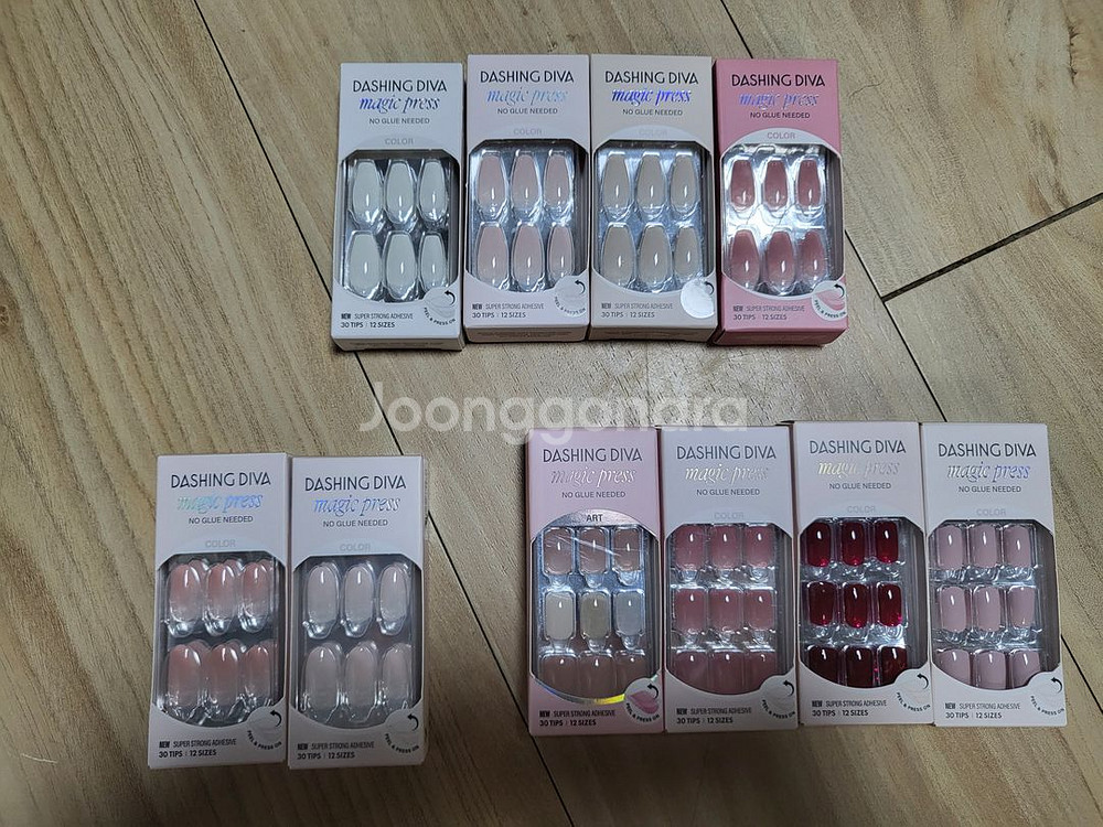 데싱디바 네일팁 일괄 판매합니다.--0