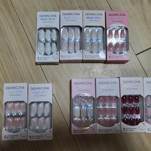 데싱디바 네일팁 일괄 판매합니다.