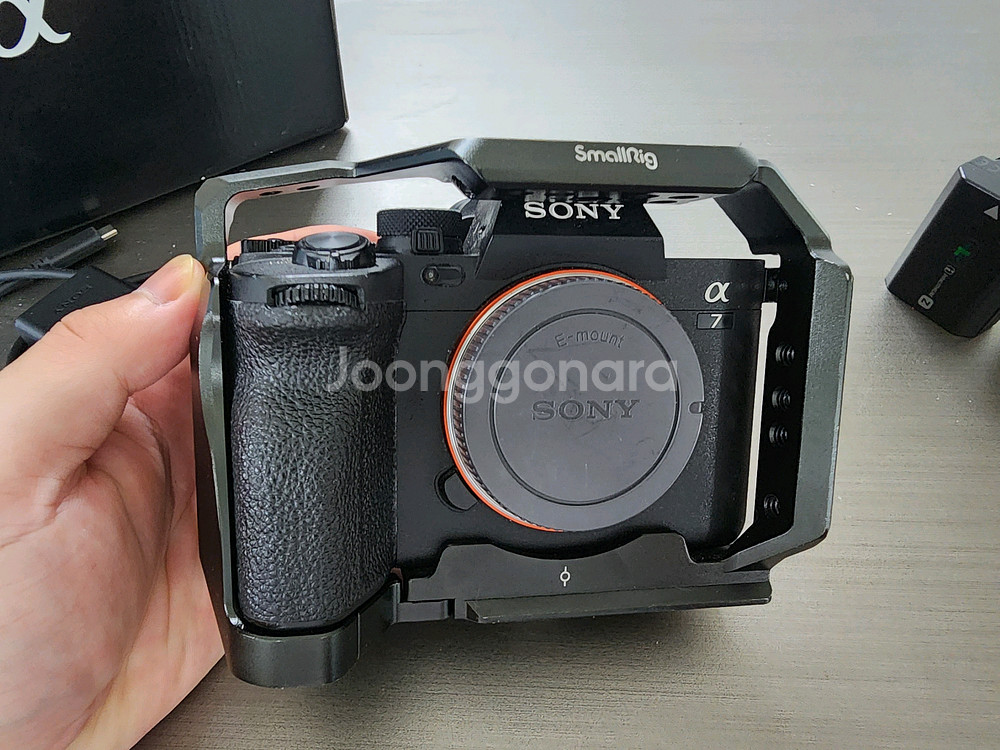 Sony A7M4 + 추가 배터리 + 스몰리그 케이지--3