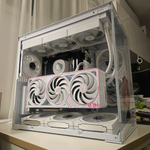 9800x3d/rtx5070ti 화이트 본체