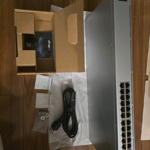 Ubiquity UniFi Standard 24 PoE