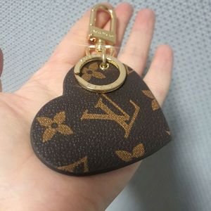 루이비통하트키링 모노그램키링