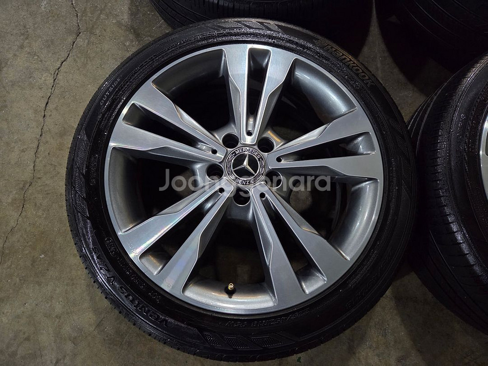 벤츠 W205 C클래스 18인치 정품 휠타이어--1